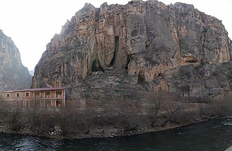 Пещера Арени